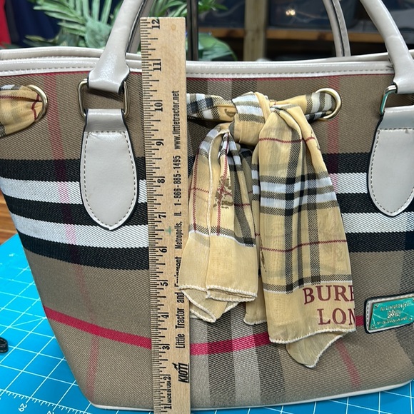 Tote with scarf - Picture 6 of 11
